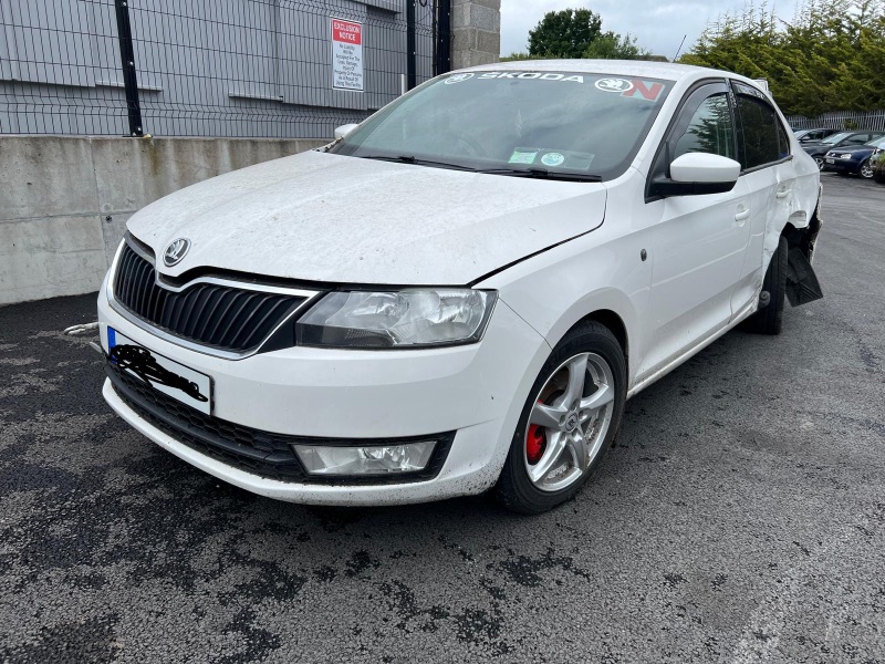 2013 SKODA RAPID 1.6 TDI CR SE 105PS 5DR for breaking