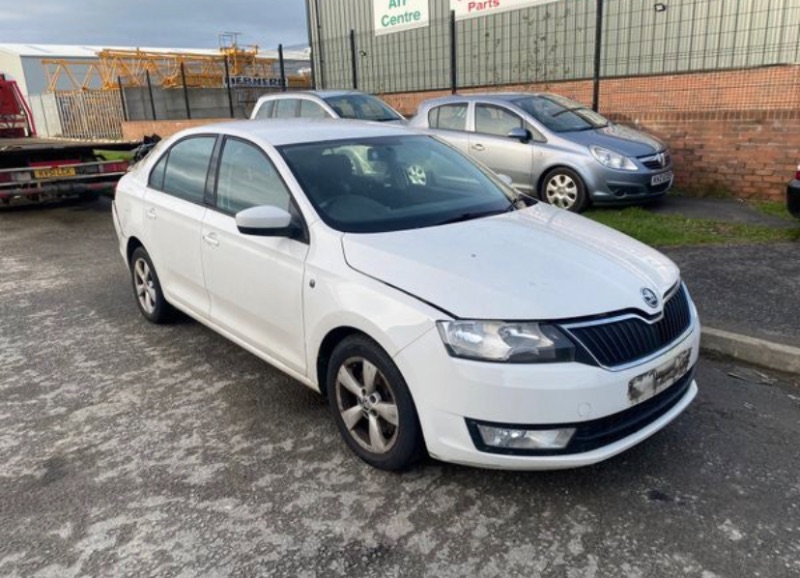 2013 SKODA RAPID SE GREENTECH TDI CR for breaking