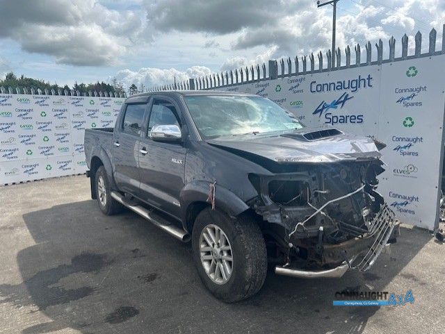 2013 TOYOTA HILUX 3.0 D-4D INVINCIBLE D/C 4 4DR 2.8D4D GR SPORT 4WD A for breaking