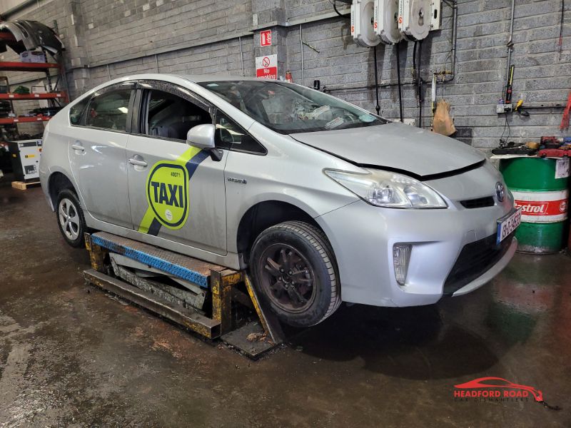 2013 TOYOTA PRIUS ZVW30 5DR AUTO for breaking