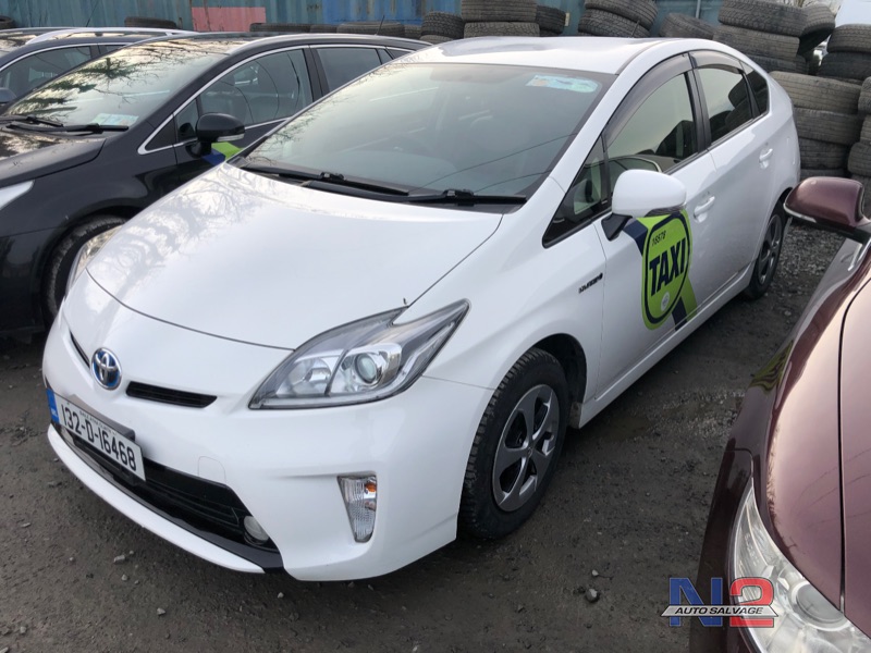 2013 TOYOTA PRIUS ZVW30 5DR AUTO for breaking