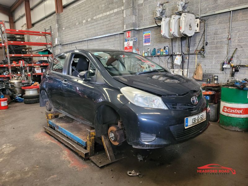 2013 TOYOTA YARIS 1.0 TERRA 4DR for breaking