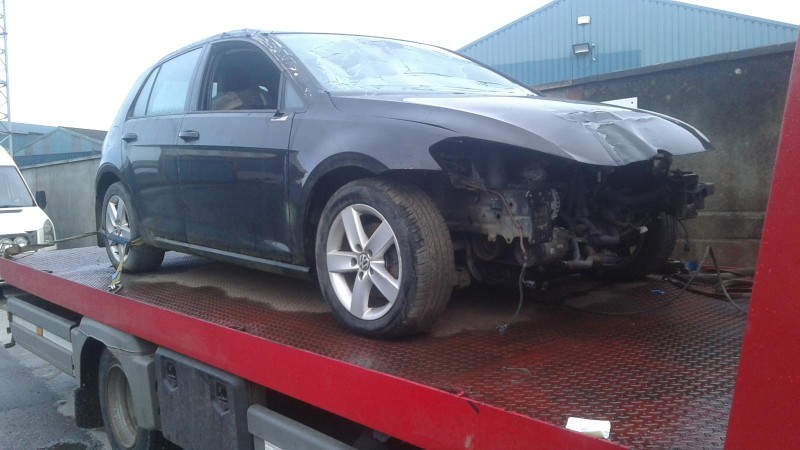 2013 VOLKSWAGEN GOLF 1.6 TDI SE BLUEMOTION 105PS 5D for breaking