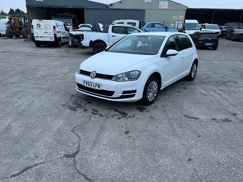 2013 VOLKSWAGEN GOLF S BLUEMOTION TECHNOLOGY TDI for breaking