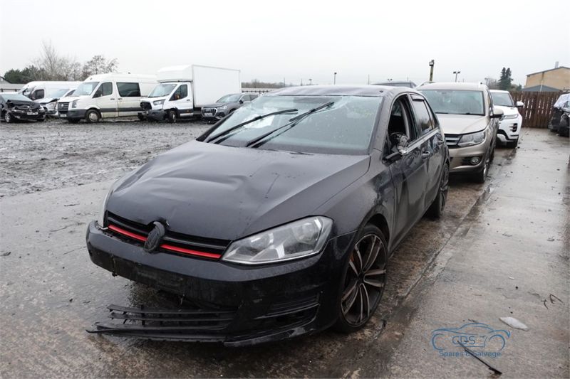 2013 VOLKSWAGEN GOLF S TDI BLUEMOTION TECHNOLOGY for breaking