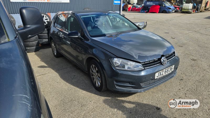 2013 VOLKSWAGEN GOLF S TDI BLUEMOTION TECHNOLOGY for breaking