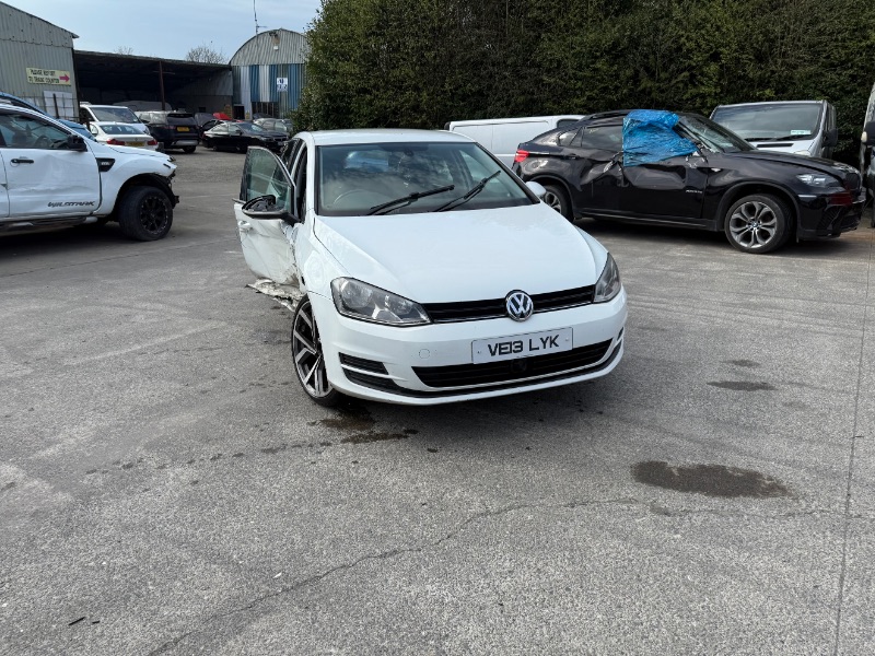 2013 VOLKSWAGEN GOLF SE BLUEMOTION TECHNOLOGY TDI SA for breaking