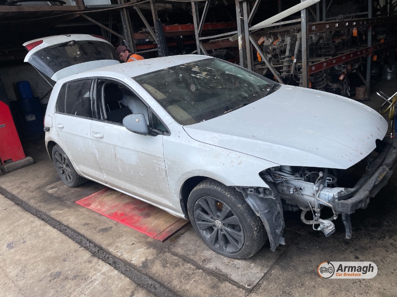 2013 VOLKSWAGEN GOLF SE BLUEMOTION TECHNOLOGY TDI for breaking