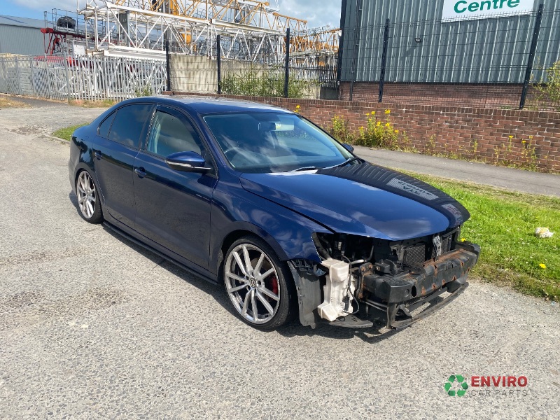 2013 VOLKSWAGEN JETTA S BLUEMOTION TECH-GY TDI for breaking