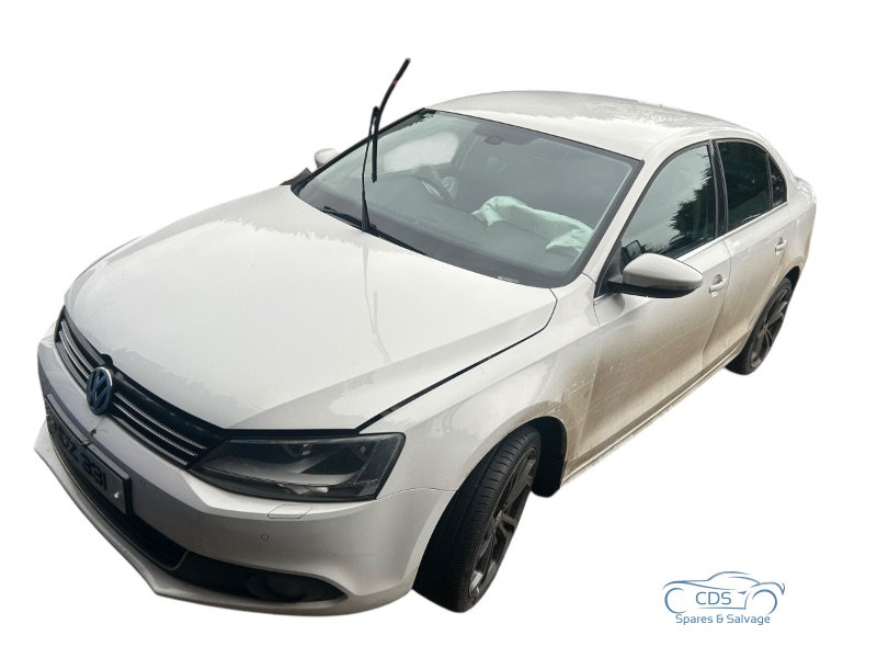 2013 VOLKSWAGEN JETTA SPORT BLUEMOTION T TDISA for breaking