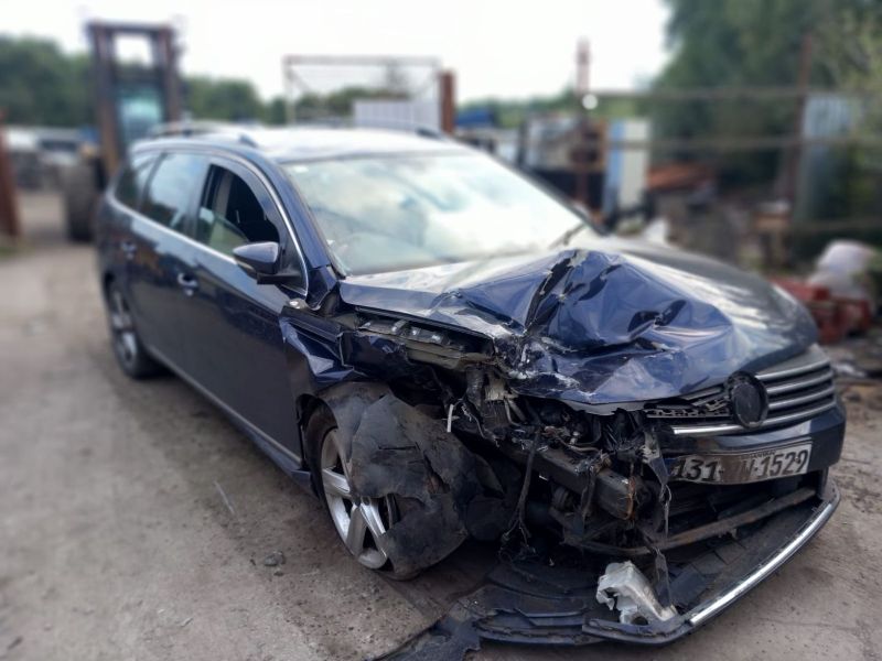 2013 VOLKSWAGEN PASSAT 2.0 TDI SPORT BLUEMOTION 140PS 5DR for breaking