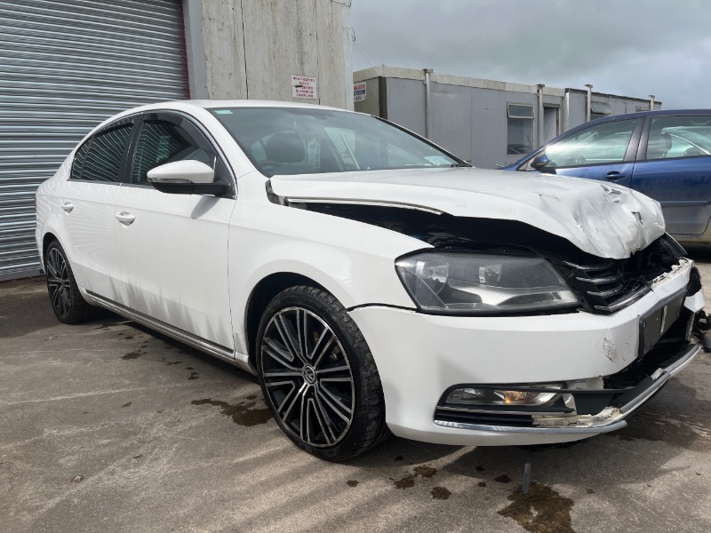 2013 VOLKSWAGEN PASSAT 2.0 TDI SPORT B'MOTION TECH 138BHP 4DR for breaking