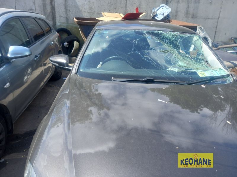 2013 VOLKSWAGEN PASSAT HIGHLINE 1.6 TDI MANUAL 6SPEED FWD BLUEMOTION 105HP 4DR for breaking