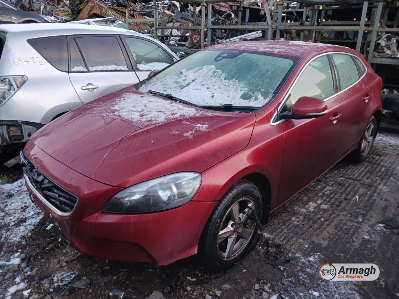 2013 VOLVO V40 SE D2 for breaking