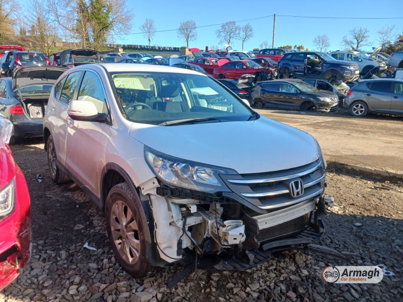 2014 HONDA CR-V SE I-DTEC 4X2 for breaking
