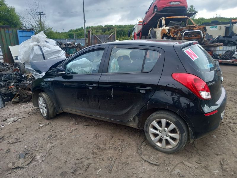 2014 HYUNDAI I20 1.2 PREMIUM 4DR for breaking