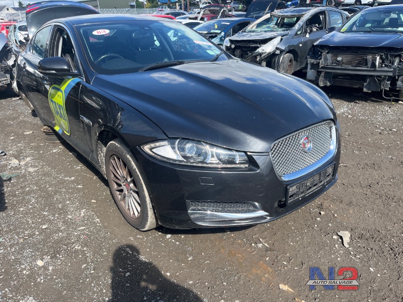 2014 JAGUAR XF 2.2 D SE 163PS 4DR AUTO for breaking
