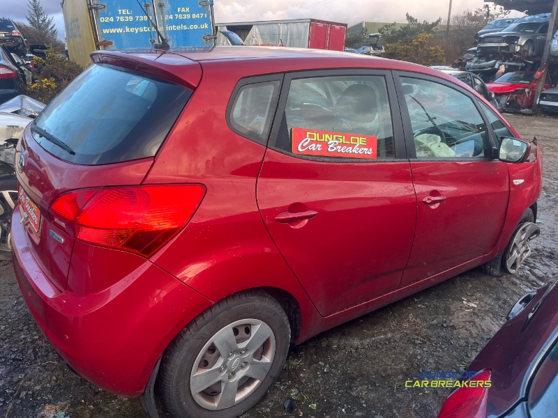 2014 KIA VENGA L 4DR for breaking