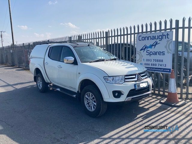 2014 MITSUBISHI L200 2.5 DID TROJAN BLACK D/C CR 4WORK 4DR for breaking