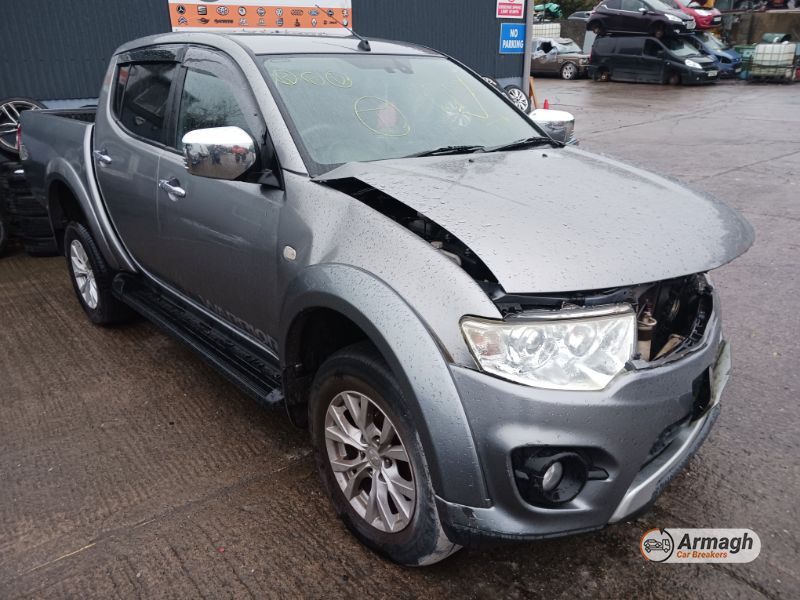 2014 MITSUBISHI L200 WARRIOR LB DCB DI-D 4X4 for breaking