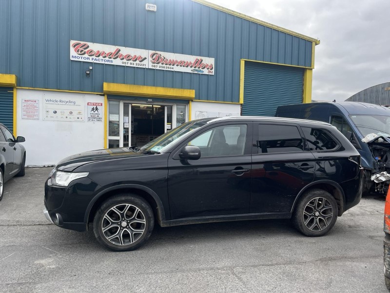 2014 MITSUBISHI OUTLANDER NEW 2.2 DID 4WD 7-STR 6M 150PS for breaking