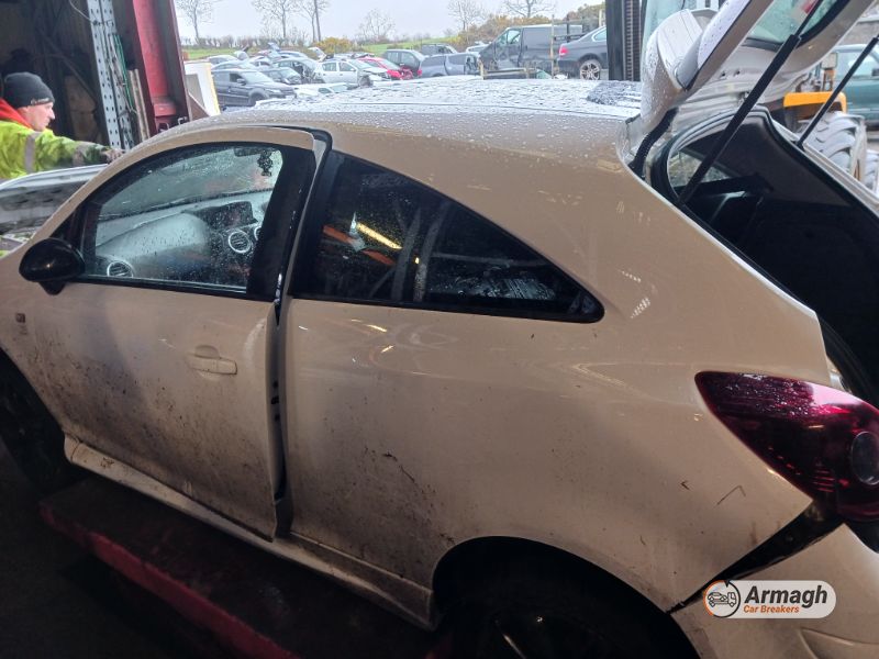 2014 OPEL CORSA VAUXHALL LIMITED EDITION for breaking
