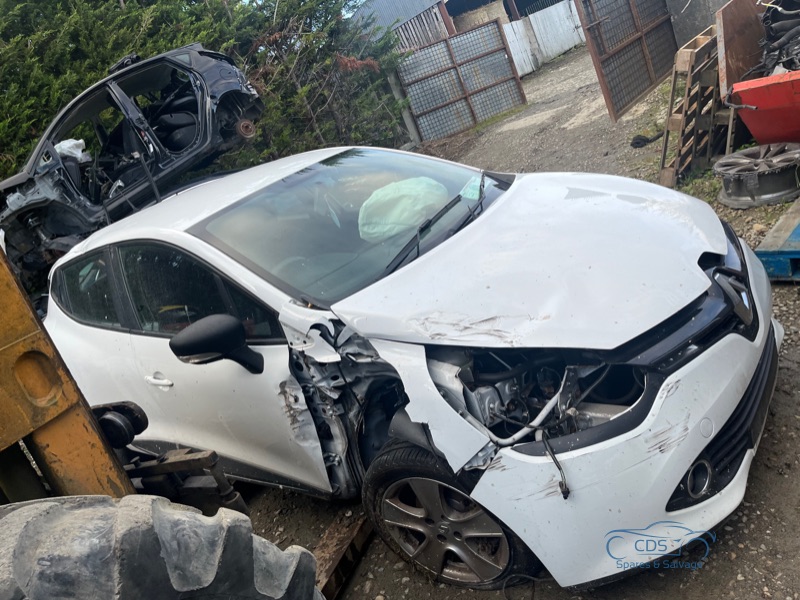 2014 RENAULT CLIO 1.2 EXPRESSION + 75BHP 5DR for breaking