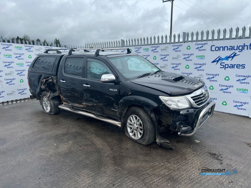 2014 TOYOTA HILUX D-4D INVINCIBLE 4DR AUTO 2.4 ACTIVE 148BHP 5DR for breaking