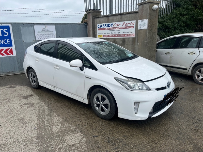 2014 TOYOTA PRIUS ZVW30 5DR AUTO for breaking