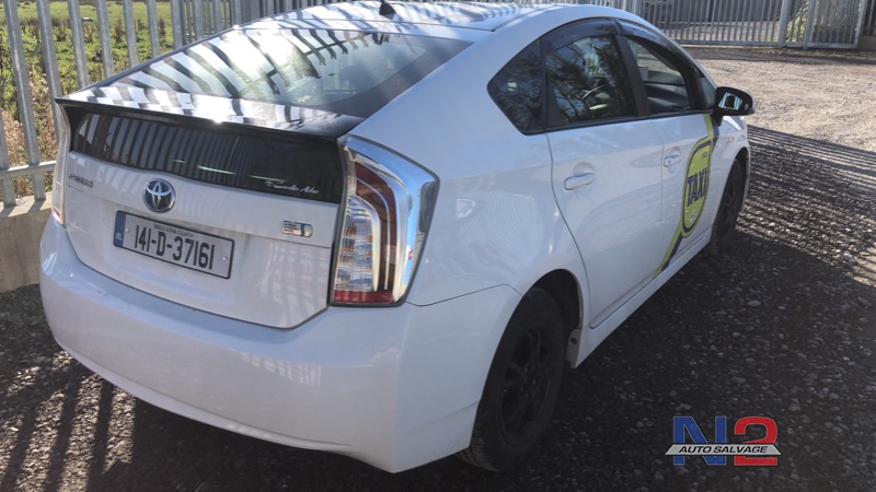 2014 TOYOTA PRIUS ZVW30 5DR AUTO for breaking