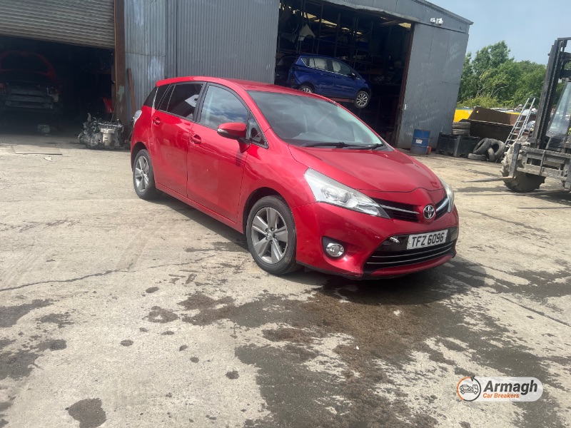 2014 TOYOTA VERSO TREND D-4D for breaking