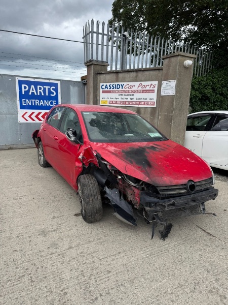 2014 VOLKSWAGEN GOLF 1.6 TDI SE BLUEMOTION 105PS 5DR for breaking