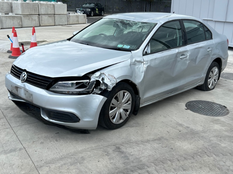 2014 VOLKSWAGEN JETTA 1.6 TDI S BLUEMOTION 105PS 4DR TECH-G for breaking