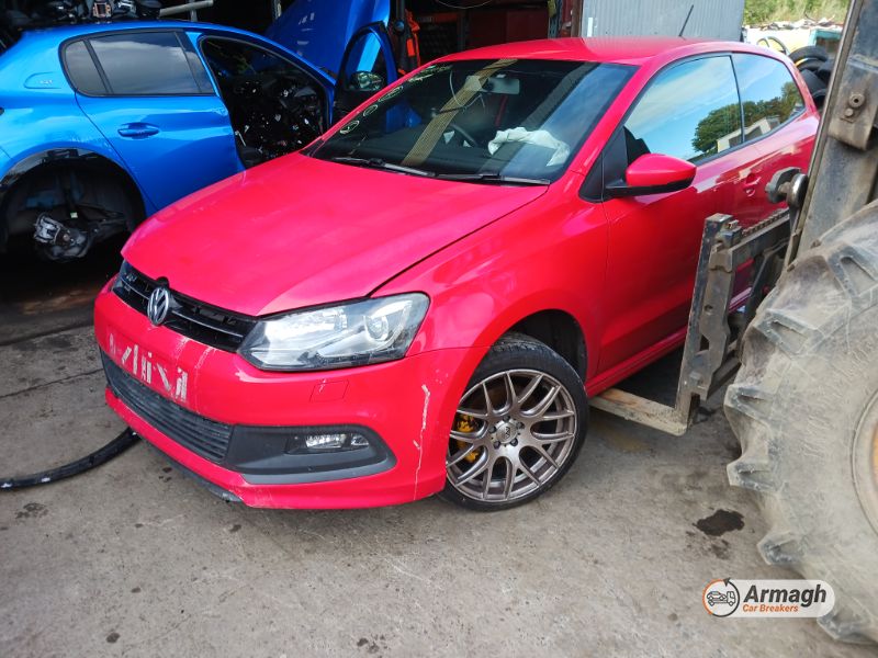 2014 VOLKSWAGEN POLO R LINE TSI for breaking