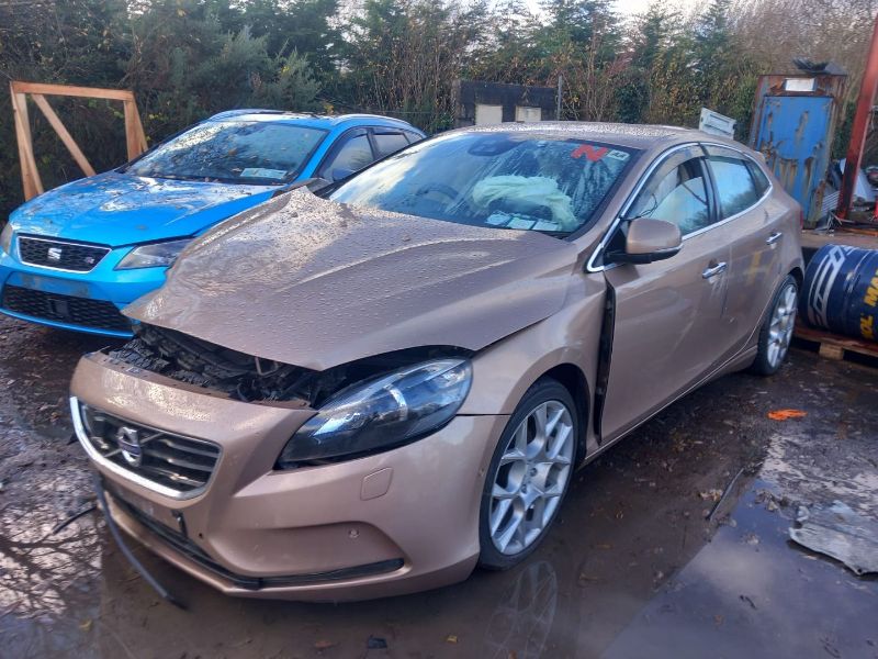 2014 VOLVO V40 DBA-MB4164T for breaking