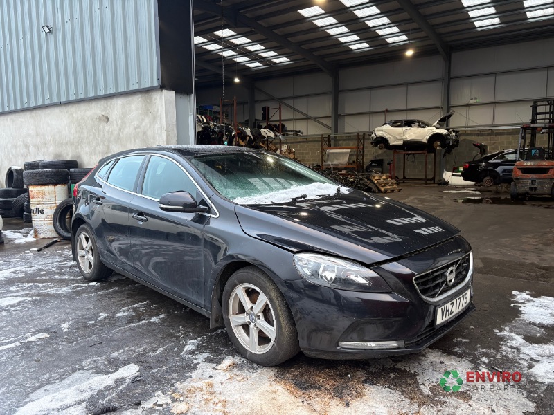 2014 VOLVO V40 SE NAV D2 for breaking