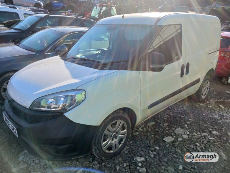 2015 FIAT DOBLO 16V MULTIJET for breaking
