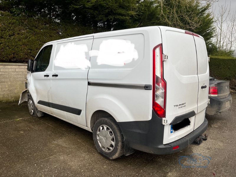 2015 FORD TRANSIT CUSTOM 100PS 270 SWB L4 LR 4DR for breaking