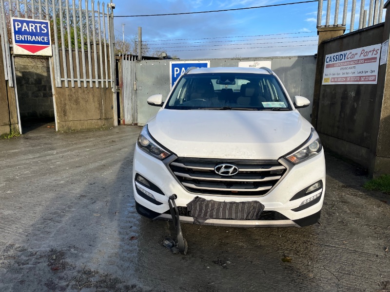 2015 HYUNDAI TUCSON 1.7 CRDI SE NAV BL/DR 5 5DR for breaking