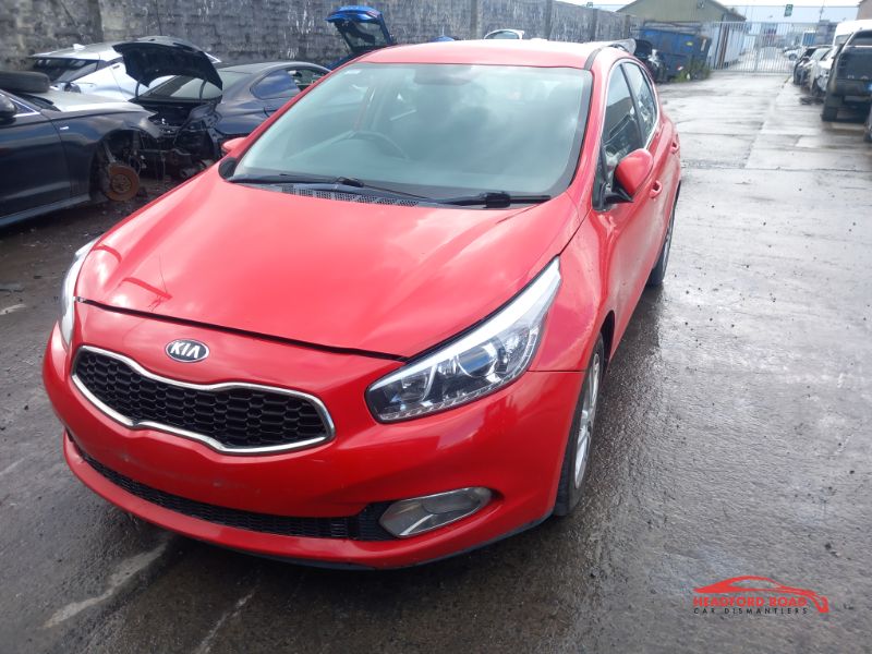 2015 KIA CEED CEE'D 2 ECODYNAMICS 5DR 1.6 CRDI 126BHP for breaking