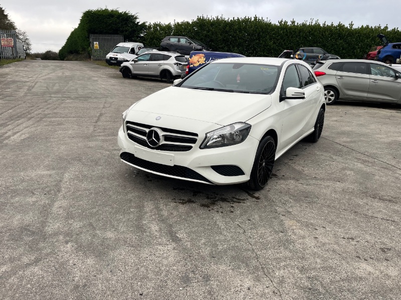 2015 MERCEDES A-CLASS 180 BLUEEFFICIENCY SE CDI for breaking