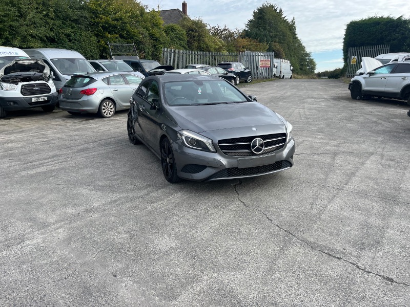 2015 MERCEDES A-CLASS 200 SPORT CDI for breaking