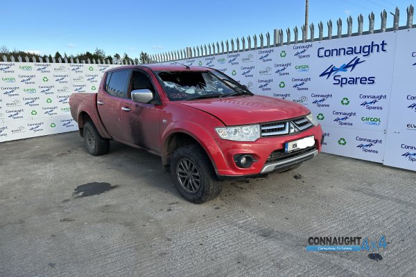 2015 MITSUBISHI L200 DID D/CAB TROJAN 175BHP 2.5 CR 4WORK 4DR 4X4 for breaking