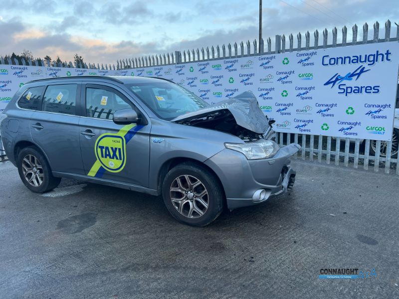 2015 MITSUBISHI OUTLANDER 2.0 GX4H PHEV 160BHP 5DR AUTO for breaking