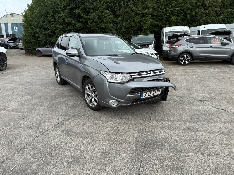 2015 MITSUBISHI OUTLANDER GX 4H PHEV AUTO for breaking
