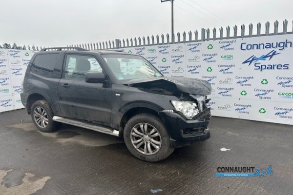 2015 MITSUBISHI PAJERO 3.2 SWB N1 COMMERCIAL N 2DR for breaking