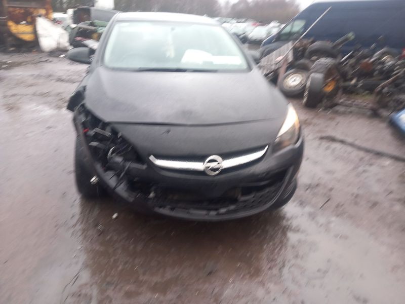 2015 OPEL ASTRA E 1.3 CDTI 5DR for breaking