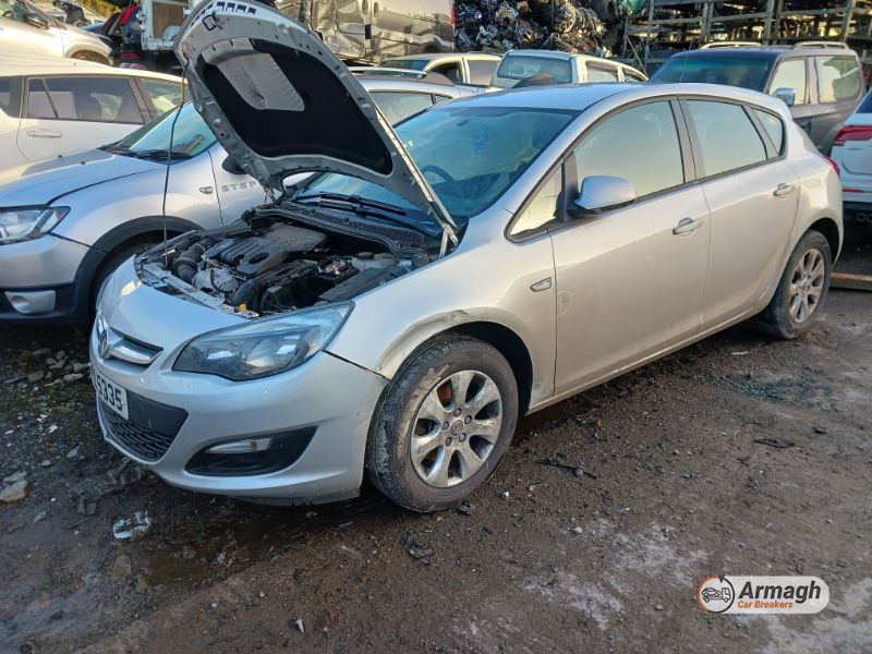 2015 OPEL ASTRA VAUXHALL DESIGN CDTI ECOFLEX S/S for breaking