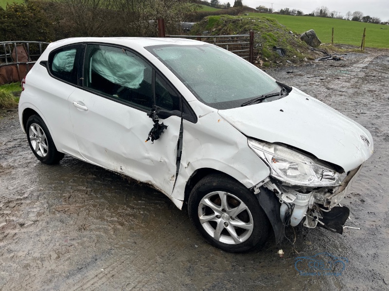 2015 PEUGEOT 208 ACTIVE for breaking