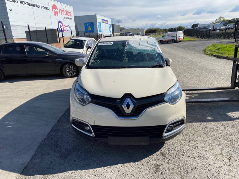 2015 RENAULT CAPTUR D-QUE M-NAV NRG TCE S/S for breaking
